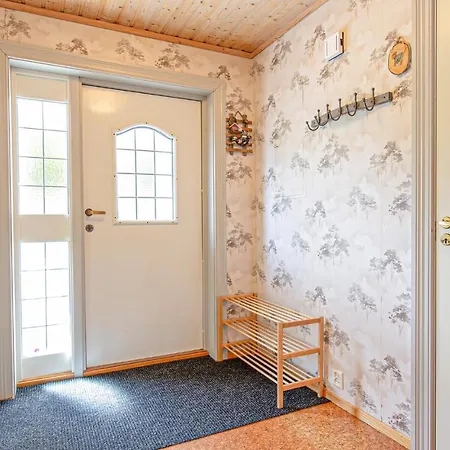 In With 5 Bedrooms And Wifi Dom wakacyjny Farsund