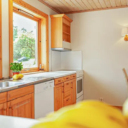 Dom wakacyjny In With 5 Bedrooms And Wifi Farsund